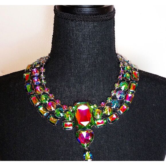 Royal Radiance Iridescent Statement Necklace and Earring Set - Picture 5 of 5